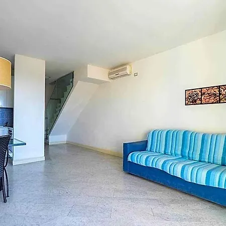Three-room With Two Balconies Overlookin Appartement *