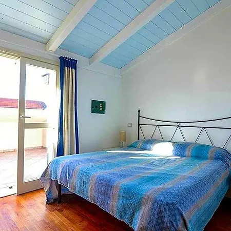Three-room With Two Balconies Overlookin フォルテ・デイ・マルミ