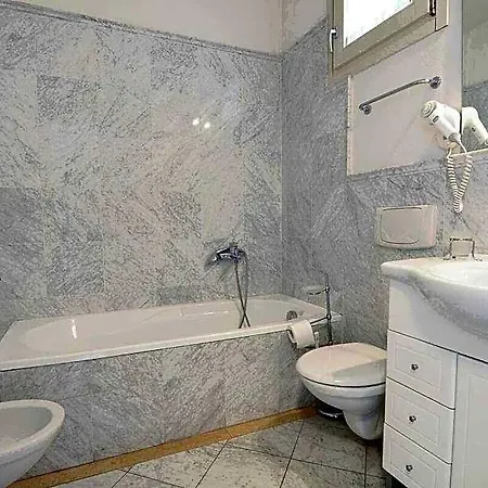 ホテル Three-room With Two Balconies Overlookin 3*